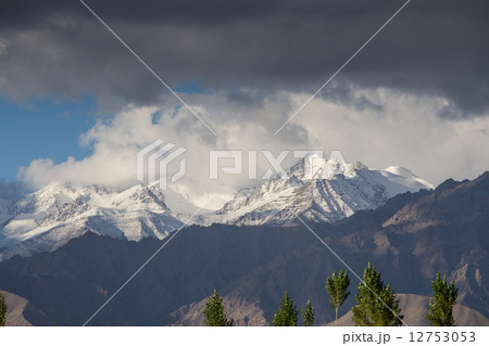 Snow Mountain Range, Leh India 12753053