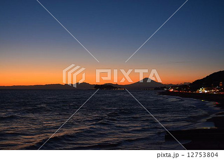 茜空と富士山 12753804