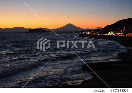 茜空と富士山 12753805