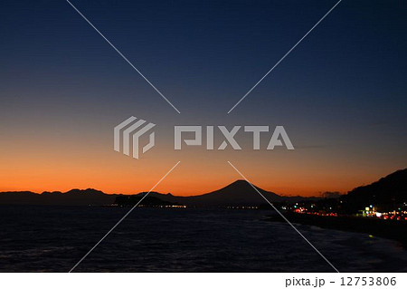 茜空と富士山 12753806