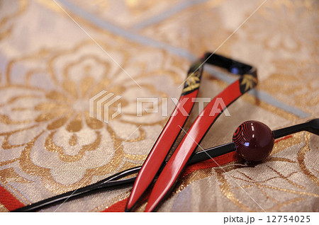 着物とかんざし 12754025