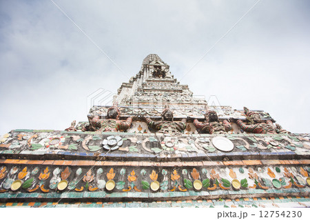 Temple Wat Arun in Bangkok 12754230