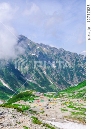 剱岳と剱沢キャンプ場 12757628