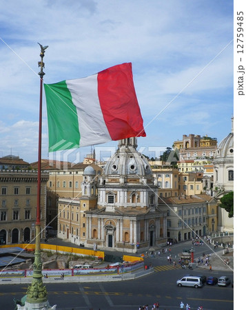 イタリア国旗 12759485
