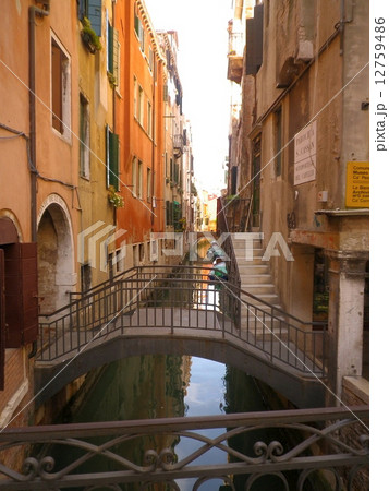 ベネツィア水路 12759486
