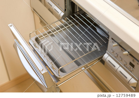 システムキッチンのグリル 12759489