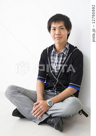 ポートレート　若い男性 12760992