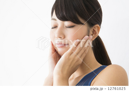 ポートレート 若い女性 ポートレート 若い女性 12761025