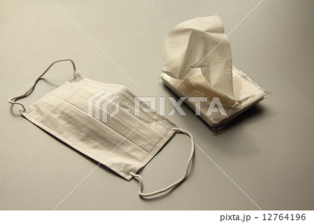 花粉症イメージ　マスク　ティッシュペーパー 12764196