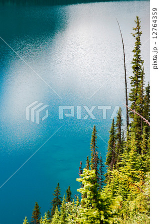 ハイキング 12764359