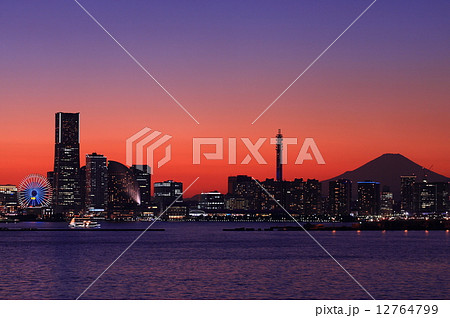 みなとみらい夜景 12764799