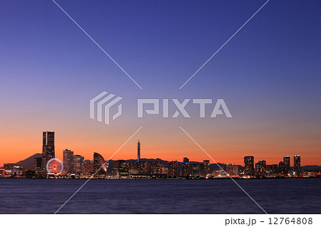 みなとみらい夜景 12764808