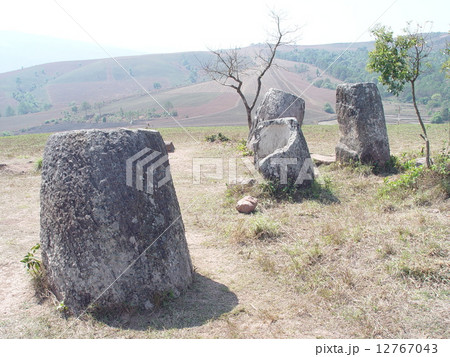 ジャール平原・壷形の石群(シエンクワーン県/ラオス) ジャール平原・壷形の石群(シエンクワーン県/ラオス) 12767043