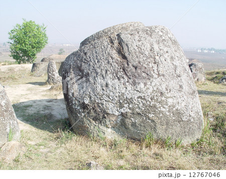ジャール平原・壷形の石群(シエンクワーン県/ラオス) ジャール平原・壷形の石群(シエンクワーン県/ラオス) 12767046