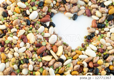 legumes soup 12771367