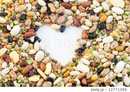 legumes soup 12771369