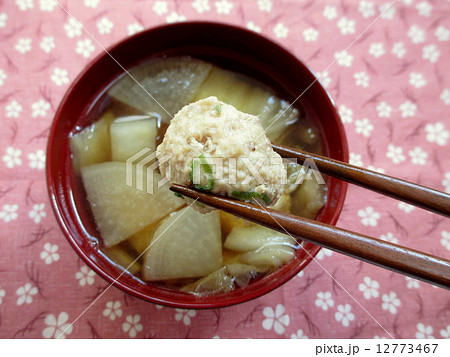 鶏肉の肉だんごスープ 12773467