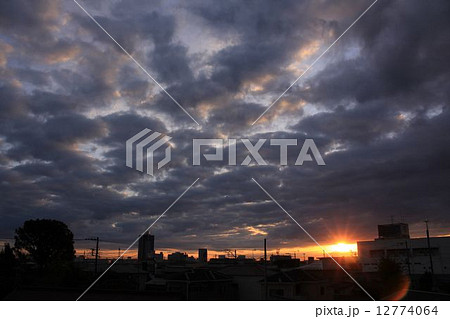 2014年11月16日の夜明けです。 2014年11月16日の夜明けです。 12774064