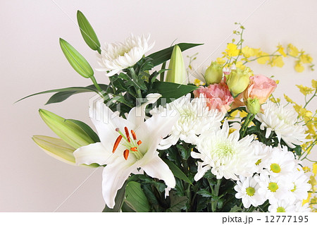 お供え花 12777195