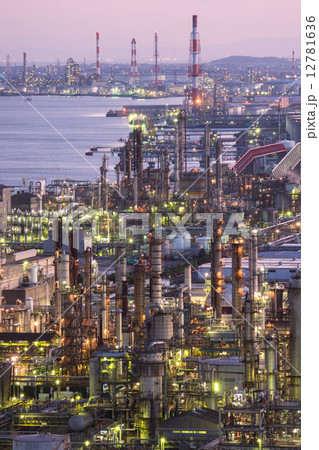 四日市コンビナートの夜景 12781636