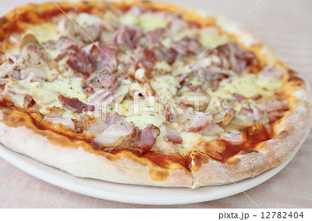 Pizza ham and mushroom Pizza ham and mushroom 12782404