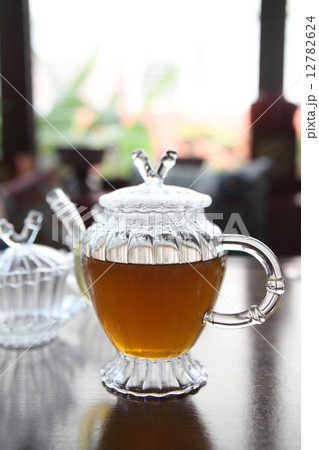Teapot with cup 12782624