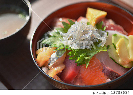 海鮮丼 静岡のシラス　しらす　シラス 12788654