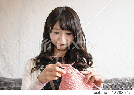 手編みのセーター 手編みのセーター 12788677