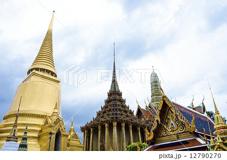 タイの王宮寺院 12790270