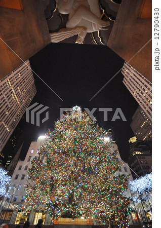 ロックフェラーセンターのクリスマスツリー 12790430