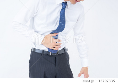 腹痛 12797335
