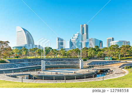 横浜臨港パークからの眺め(横浜市西区みなとみらい) 横浜臨港パークからの眺め(横浜市西区みなとみらい) 12798558