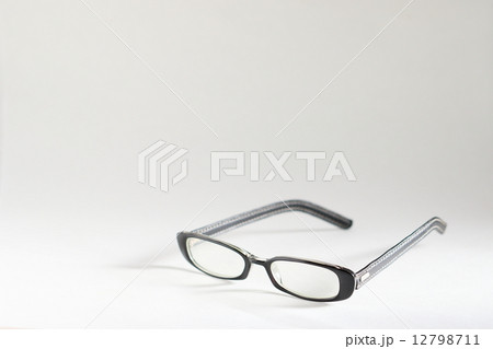 黒ぶちメガネ　広告スペース入り 12798711