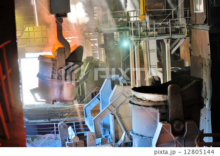 steel bucket to transport the molten metal 12805144