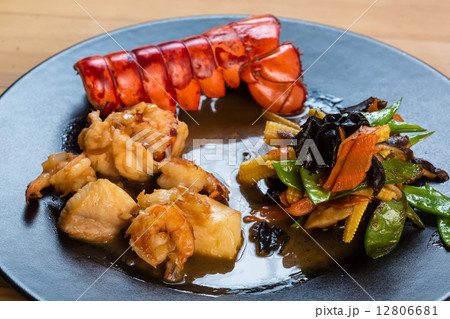 Japanese Cuisine - Ebi Tempura with Vegetables 12806681