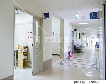 病院の廊下 病院の廊下 12807136