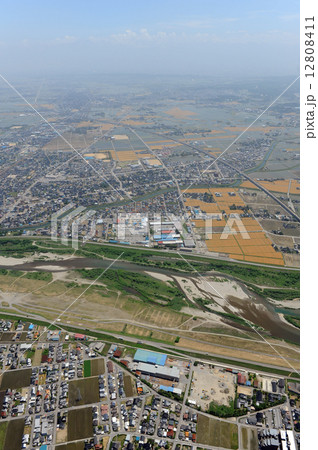 高岡市上空から建設中の北陸新幹線を空撮 12808411