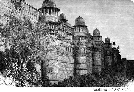 King's Palace Pal, in the fortress of Gwalior, vintage engraving 12817576