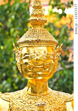 Golden statue in Wat Phra Keao in the Grand Palace in Bangkok Th Golden statue in Wat Phra Keao in the Grand Palace in Bangkok Th 12823377