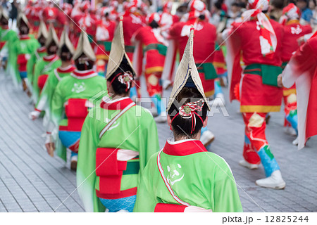 土佐の夏　よさこい祭りは楽しい　よさこい２０１４　本祭2日目　帯屋町アーケード 12825244