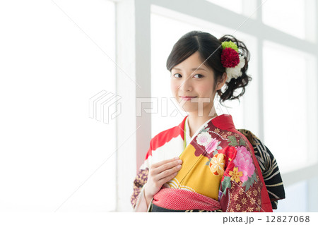 振袖の女性 12827068