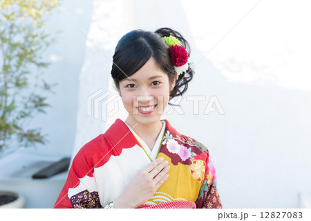 振袖の女性 12827083