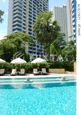Swimming pool with elephant statues at popular hotel, Pattaya, T Swimming pool with elephant statues at popular hotel, Pattaya, T 12827676