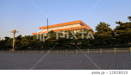 Mausoleum of Mao Zedong, Tiananmen Square, Beijing, China 12828010