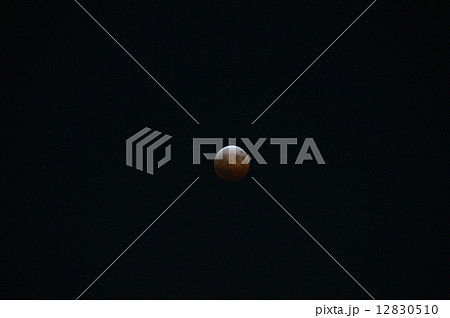 皆既月食〜食の最大(埼玉県朝霞市/2014年10月8日。19:55頃撮影) 皆既月食〜食の最大(埼玉県朝霞市/2014年10月8日。19:55頃撮影) 12830510