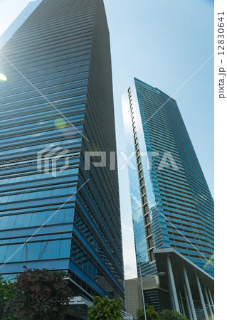 Buildings in Singapore skyline 12830641