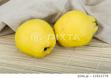 Quince Quince 12832278