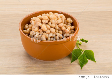 White beans 12832895