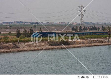 スエズ運河 12834400