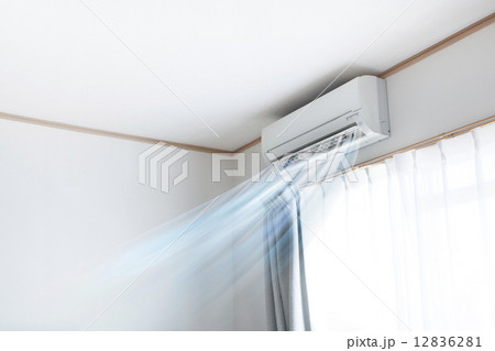 エアコンの冷風 12836281